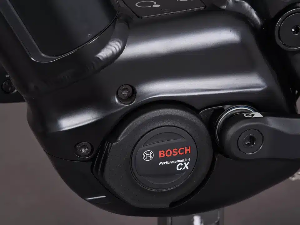 Detailaufnahme Bosch Performance Line CX Motor am ZEMO ZE FS 10 F ABS Interlink Wave