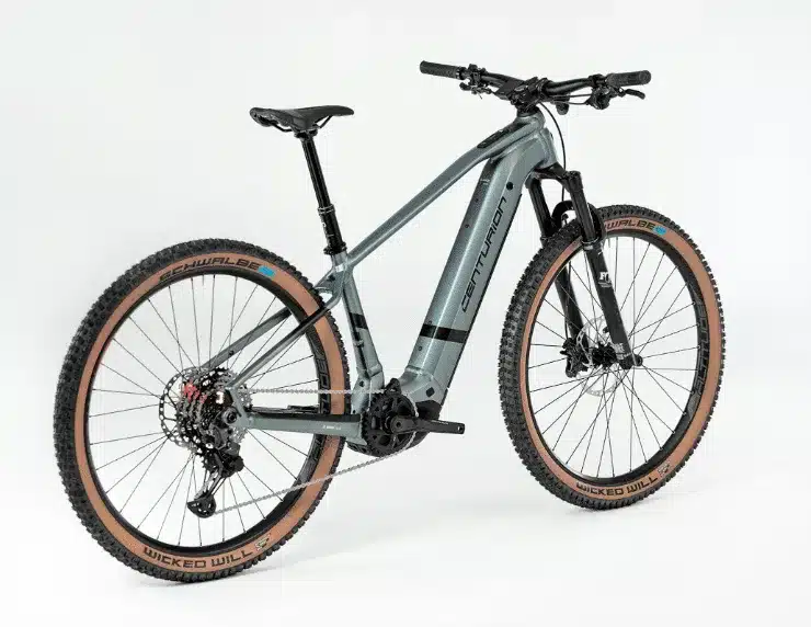 Centurion Backfire R2000 E-Bike mit 29-Zoll-Rädern und Bosch Performance Line CX Motor