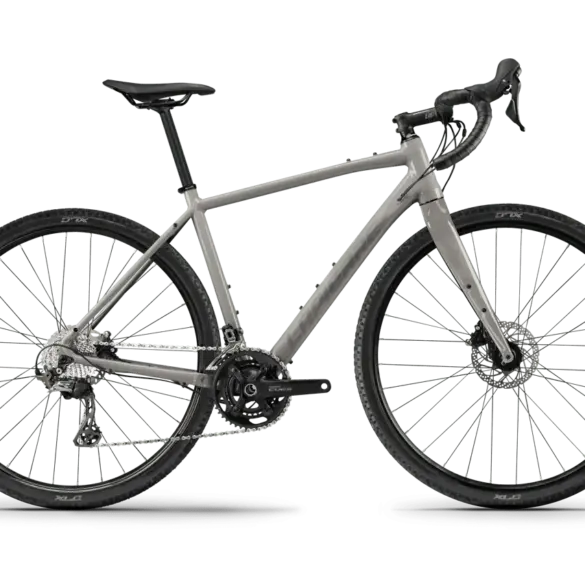 Seitenansicht eines Lapierre Crosshill AL 2.0 2026 Gravelbikes in Beige.