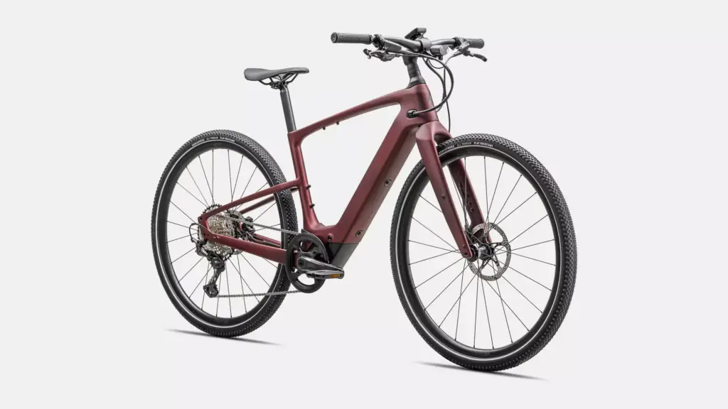 Ein leichtes und sportliches E-Bike, das Specialized Turbo Vado SL 2 6.0 Carbon, in der Farbe Satin Black Micro Speckle.