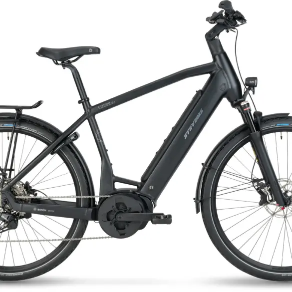 Stevens E-Triton 6.6.1 HT E-Hardtail Fahrrad in Schwarz, mit Bosch Performance Line Motor, PowerTube Akku, Federgabel, Schutzblechen, Gepäckträger und Shimano Schaltung.