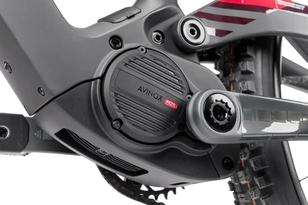 Detailaufnahme des Motors und der Kurbelgarnitur eines ROTWILD R.XX Elektrofahrrads.
