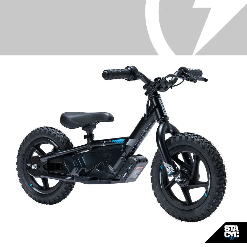 Schwarzes STACYC 12eDRIVE Elektro-Laufrad für Kinder mit 12-Zoll-Rädern und abnehmbarem Akku.