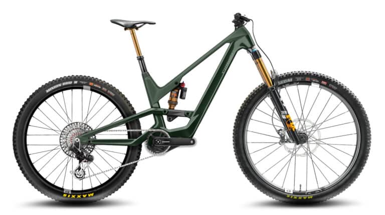 Steppenwolf Tundra Premium E-Mountainbike Seitenansicht mit Vollfederung und DJI Avinox Antrieb