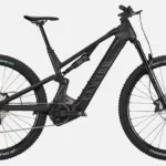 Canyon Neuron:ON CF 7 E-Mountainbike in schwarzer Stealth-Farbe mit Bosch Motor und Schwalbe Nobby Nic Reifen