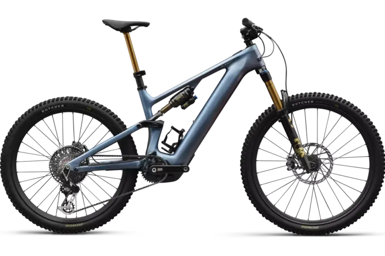 Specialized S-Works Turbo Levo 4 E-Mountainbike in Glacial Blue Metallic, Seitenansicht
