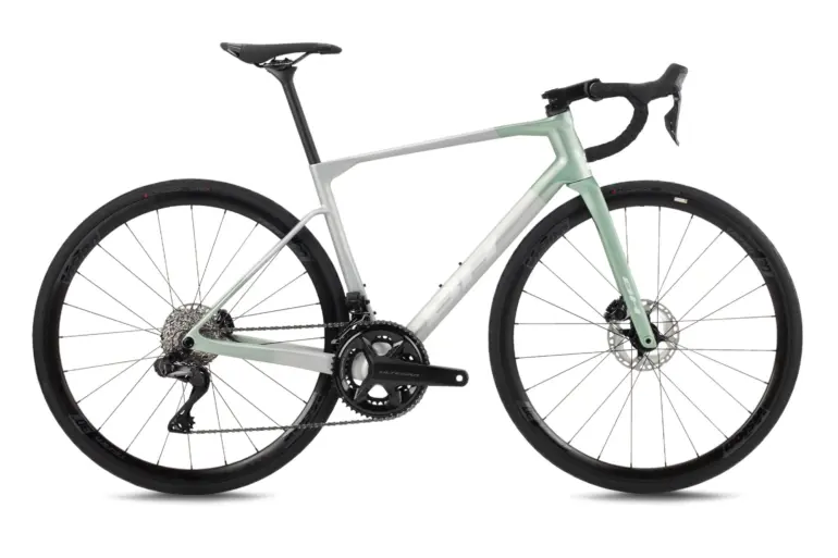 BH SL1 4.5 Rennrad mit Carbon-Rahmen und Scheibenbremsen in Seitenansicht