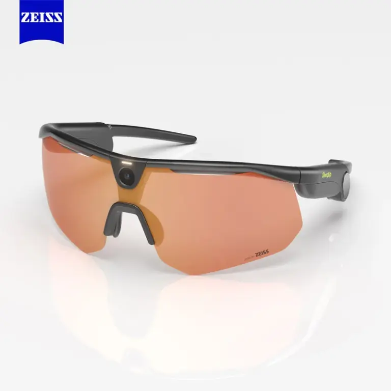 BleeqUp Ranger AI Sports Camera Glasses mit orangefarbenen ZEISS Linsen und integrierter Kamera