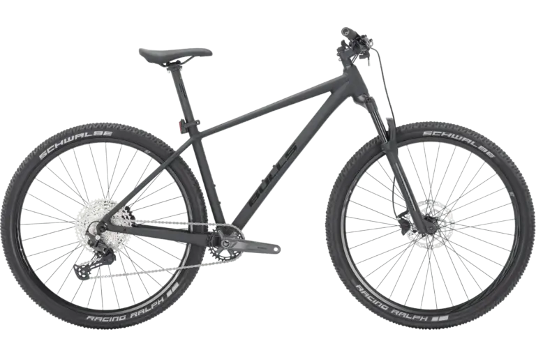Seitenansicht des BULLS COPPERHEAD 3 29 Mountainbikes mit 29-Zoll-Laufrädern und Diamant-Rahmen