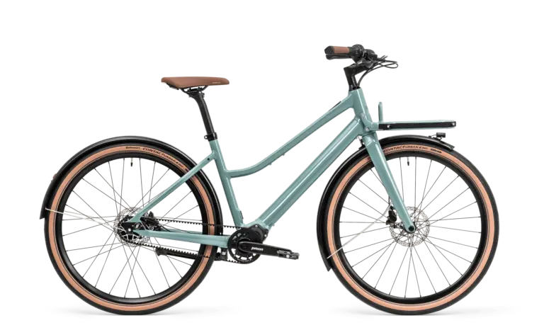 Schindelhauer Emilia E-Bike mit tiefem Einstieg und Frontgepäckträger in Sage Green