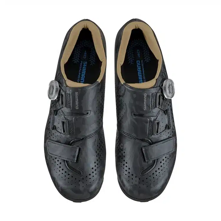 Shimano RX6 Women Gravel-Schuh in Stone Gray, Ansicht von oben mit BOA-Drehverschluss und breiter Sohle