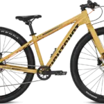 Sandfarbenes EIGHTSHOT X-COADY 275 SL DISC Jugendfahrrad mit 27,5-Zoll-Reifen und sportlichem Rahmen