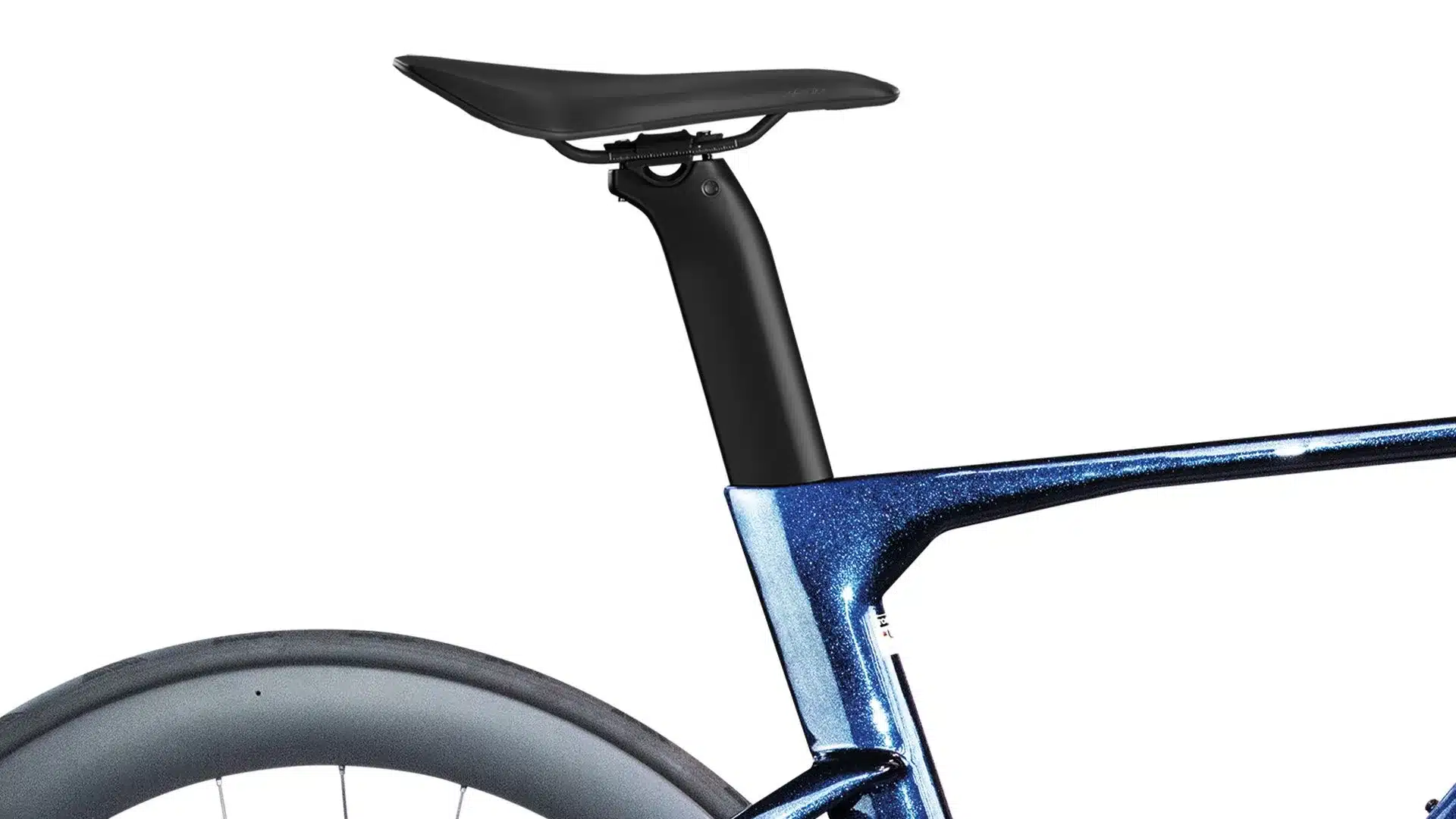 Detailaufnahme des Storck Aerfast.5 30th Rennrads mit Fokus auf den integrierten Sitzpfosten und den glitzernden blauen Rahmen.