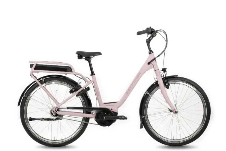 Rosa Böttcher Glider X Active E-Bike mit Bosch Smart System, 26-Zoll-Rädern und integriertem Gepäckträger, auf weißem Hintergrund.