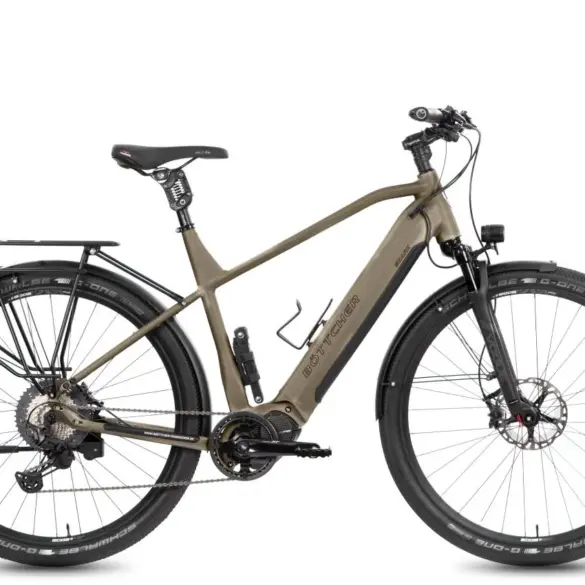 Das Böttcher Shark INT EP6 E-Bike in Sand matt, Frontansicht, auf weißem Hintergrund.