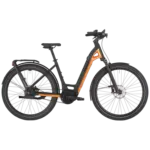 Bergamont E-Ville 10 Belt E-Bike in Seitenansicht mit tiefem Einstieg und auffälligem Rahmen in Schwarz und Gelb