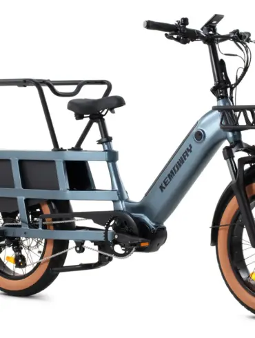 Kemoway E-Lastenrad P7 mit großem hinteren Gepäckträger und Frontkorb, Seitenansicht auf weißem Hintergrund