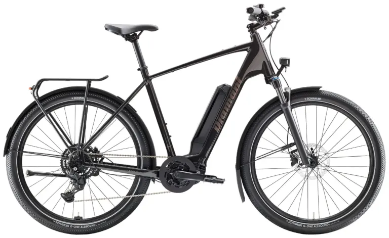 Diamant Zing Trip Core E-Bike, Stepover-Rahmen in Schwarz, mit Bosch-Motor, Akku, Schutzblechen und Gepäckträger, Seitenansicht