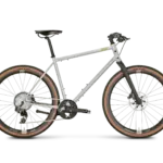 ROSE Hobo Rival eTap AXS XPLR Gravelbike mit Marmor-Look, Flatbar-Lenker und braunen WTB-Reifen