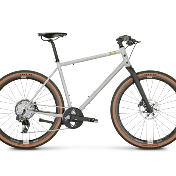 ROSE Hobo Rival eTap AXS XPLR Gravelbike mit Marmor-Look, Flatbar-Lenker und braunen WTB-Reifen