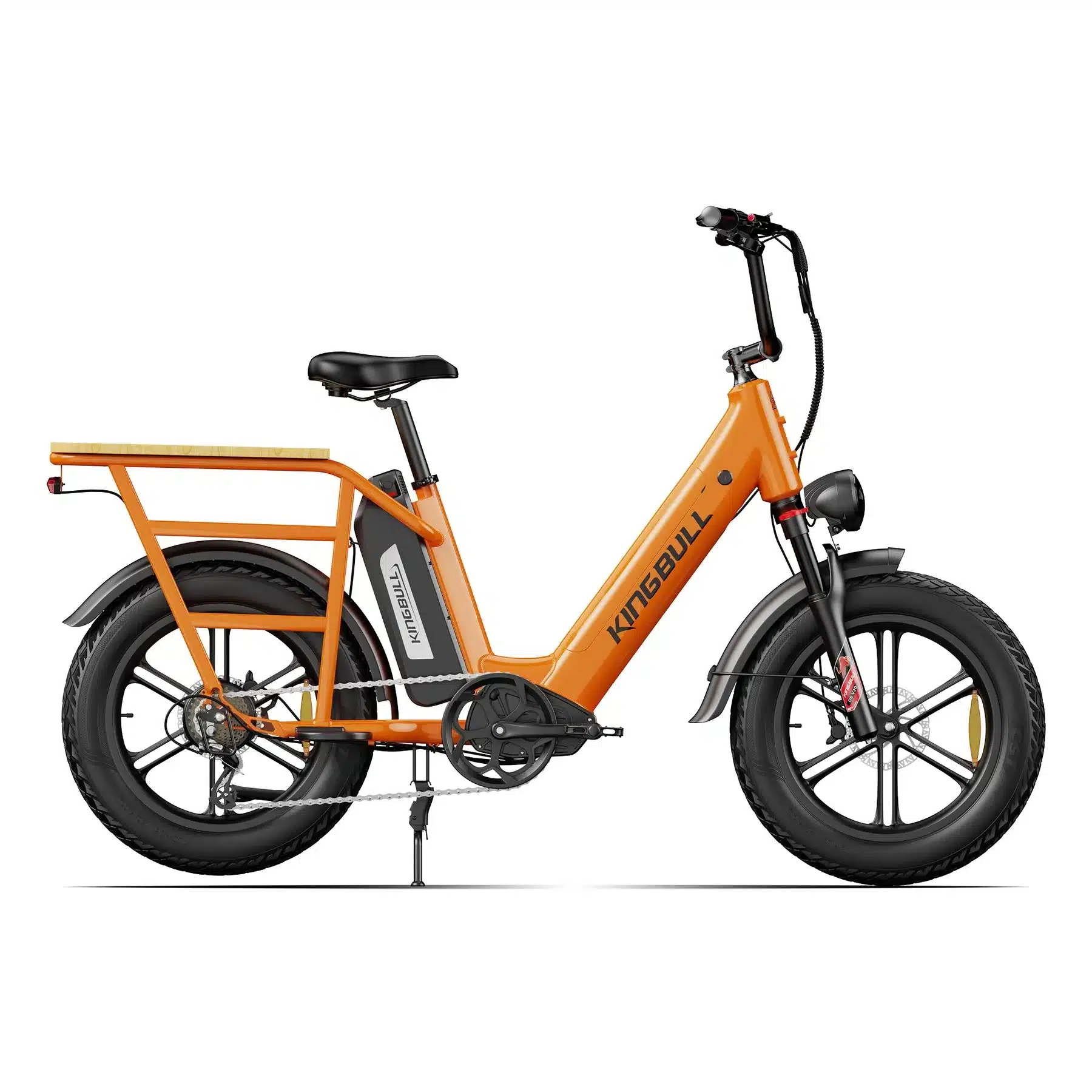 Orangefarbenes Kingbull Voyager 2.0 Lasten-E-Bike mit schwarzem Sattel, Gepäckträger und breiten Reifen, isoliert vor weißem Hintergrund.