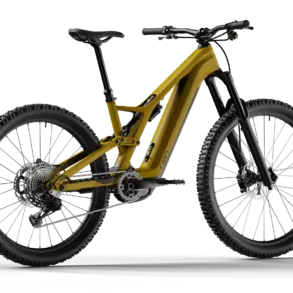 Cilo KYANO HC E-Mountainbike in goldener Farbe mit Carbon-Rahmen und moderner Federung