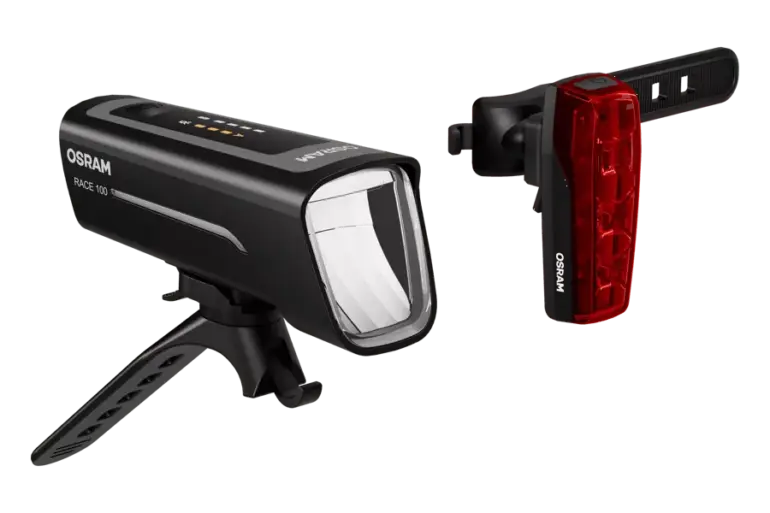 Das OSRAM LEDsBIKE RACE 100 SET bestehend aus Frontlicht und Rücklicht für Fahrräder, beide in schwarzem Gehäuse mit moderner LED-Technik