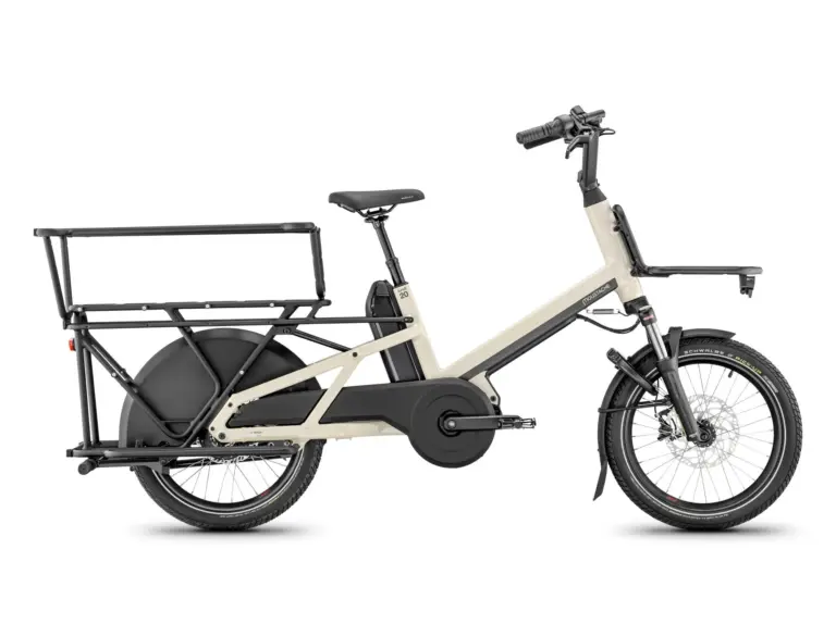 Seitenansicht des Moustache Lundi 20 Cargo 5 Lastenrads in Silk Grey mit großem Longtail-Gepäckträger und Frontträger