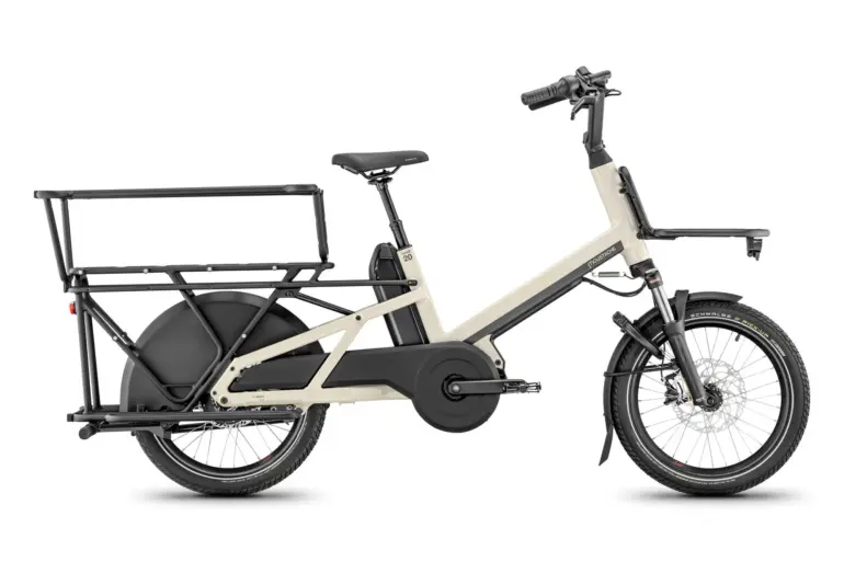 Seitenansicht des Moustache Lundi 20 Cargo 5 Lastenrads in Silk Grey mit großem Longtail-Gepäckträger und Frontträger