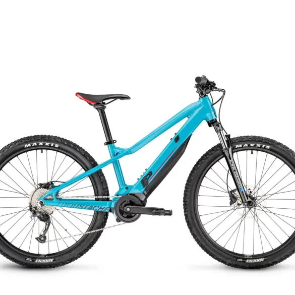 Moustache Samedi 26 Off E-Mountainbike in blau mit Bosch-Motor und Maxxis-Reifen