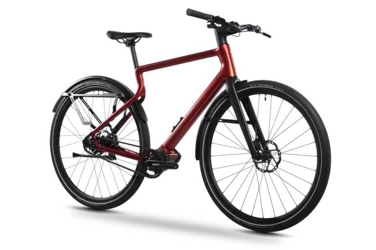 Rotes STADTFUCHS Urban E-Bike mit modernem Stahlrahmen und sportlichem Design
