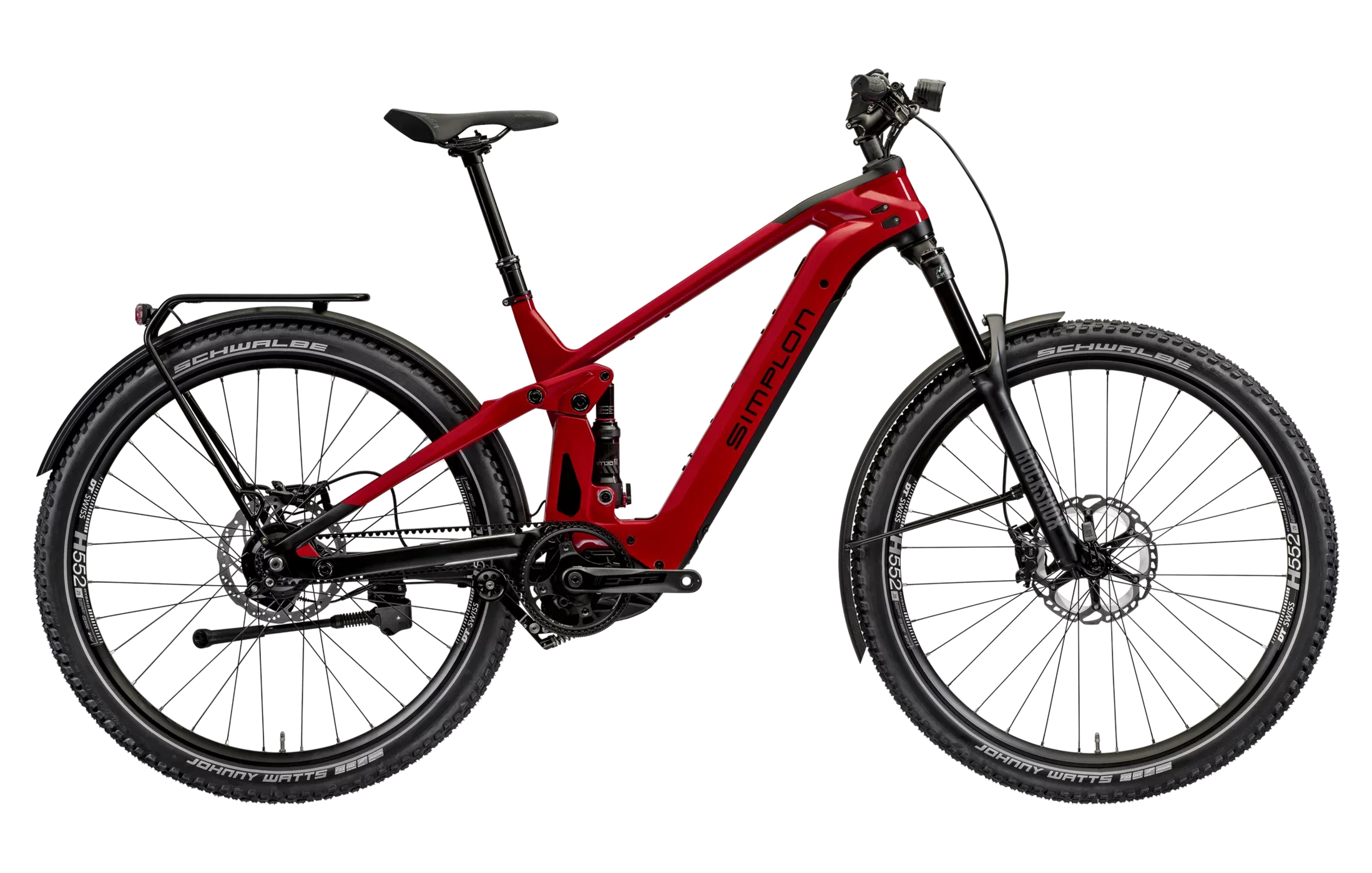 Rotes SIMPLON Stomp SUV :e E-Mountainbike von der Seite auf schwarzem Hintergrund, mit Fokus auf den Vollfederrahmen, die Scheibenbremsen und den Riemenantrieb.