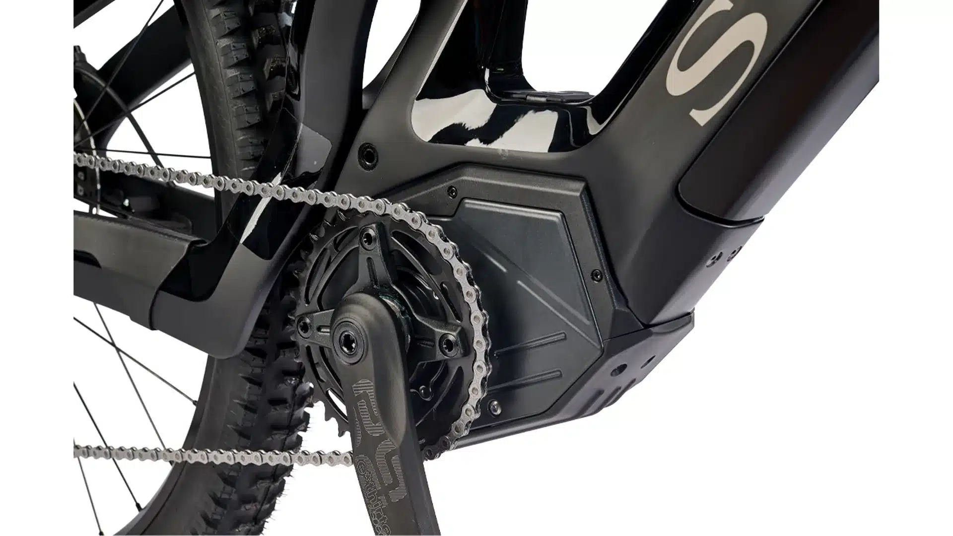 Detailansicht des elektrischen Antriebsstrangs eines schwarzen Storck E-Mountainbikes mit Kette, Ritzel und Kurbelgarnitur.