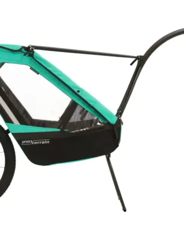 Seitliche Ansicht des Tout Terrain Singletrailer II Sport Kinderanhängers in Türkis und Schwarz mit einem großen Rad und Anbindestange.
