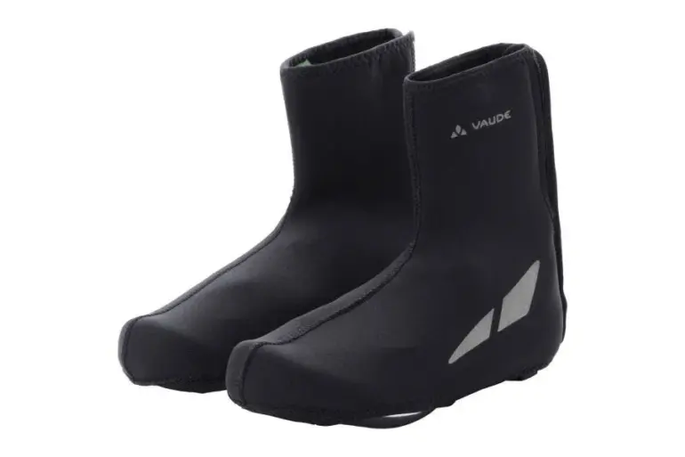 Schwarze VAUDE Pallas III Überschuhe aus Neopren mit reflektierenden Elementen
