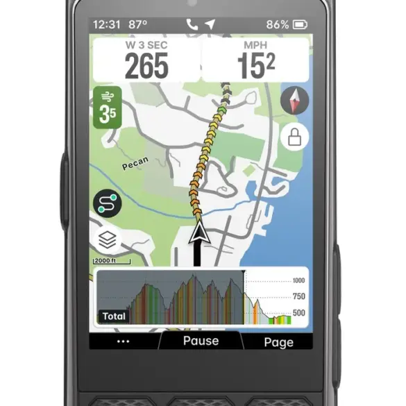 Wahoo ELEMNT ACE GPS Fahrradcomputer mit Navigationsanzeige und Leistungsdaten auf dem Display