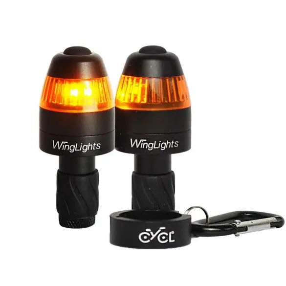 Zwei schwarze WingLights v3 Mag Blinker mit leuchtendem bernsteinfarbenem Licht und Schlüsselanhänger mit Karabiner