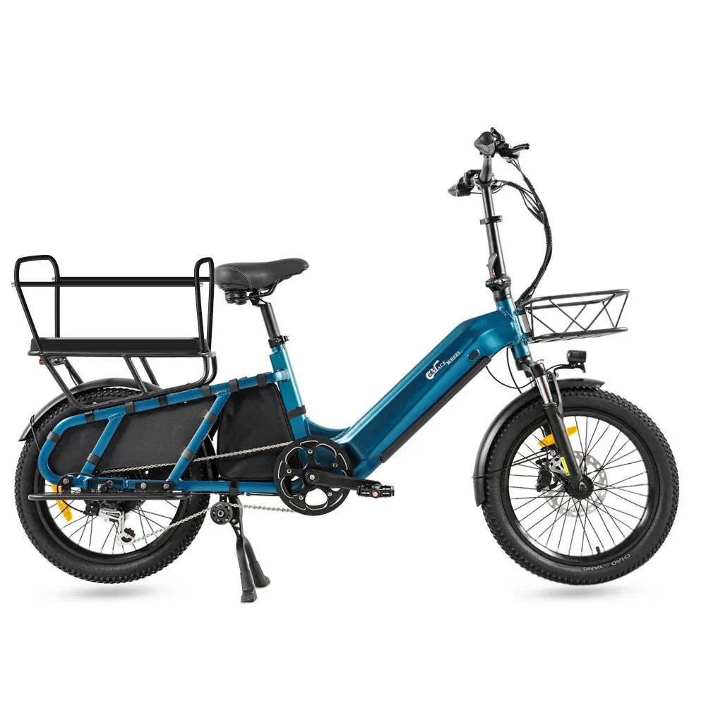 Blaues CMACEWHEEL HQ20 Longtail-Cargo-E-Bike mit Gepäckträgern und Korb, freigestellt vor weißem Hintergrund.