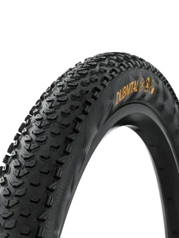 Nahaufnahme des Reifenprofils des Continental Dubnital Mountainbike-Reifens.