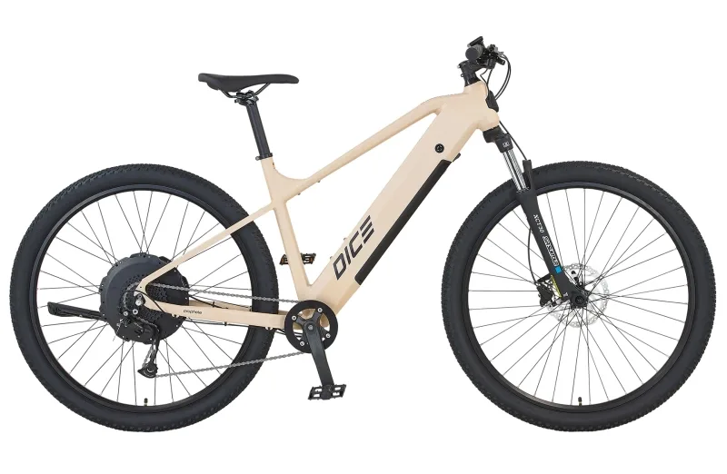 Beigefarbenes Prophete Dice 2.0 E-Mountainbike mit 29-Zoll-Rädern, Federgabel und integriertem Akku im Hauptrahmen.