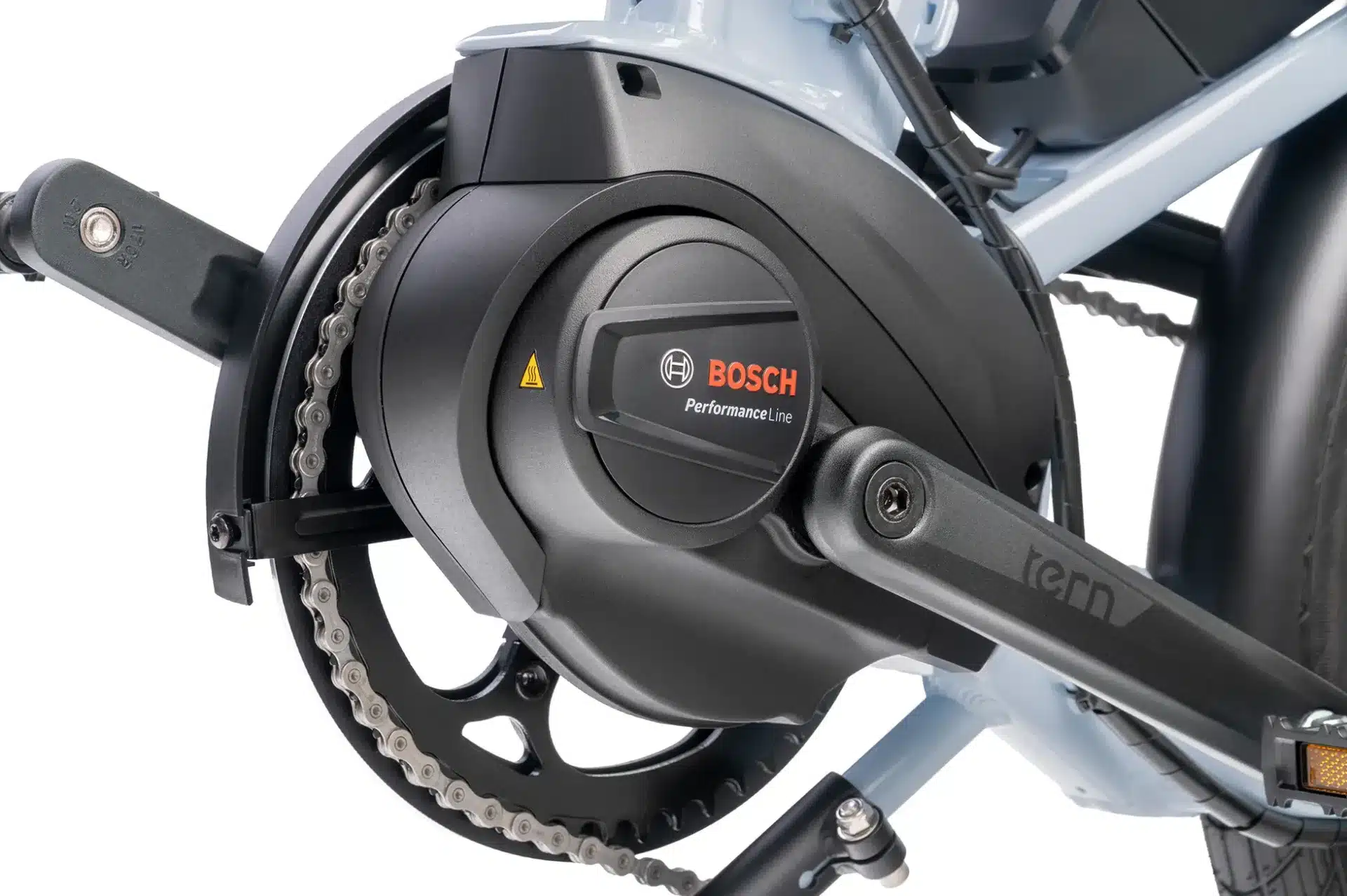 Detailaufnahme des Bosch Performance Line Motors mit Kette und Kurbel am Tern Vektron P10 Faltrad.