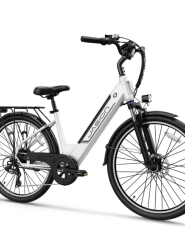 Eine weiße Jasion EB5 Roamer ST Elektrofahrrad mit Gepäckträger und Federgabel, isoliert auf schwarzem Hintergrund.