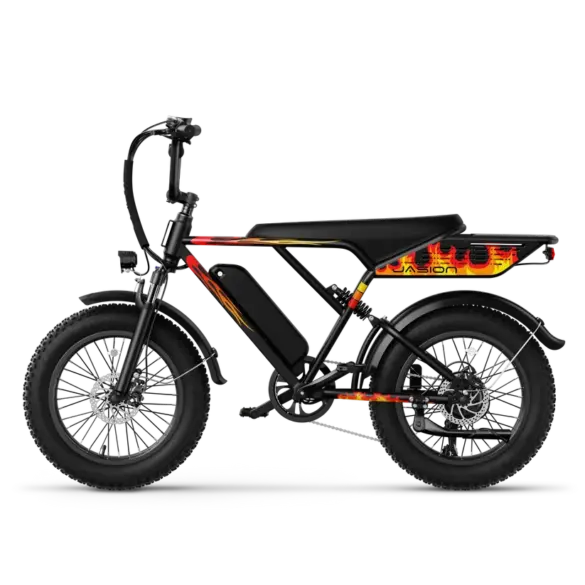 Seitenansicht eines schwarzen Jasion RetroVolt EB5 Roamer Elektrofahrrads mit Flammen-Design auf dem Rahmen und Gepäckträger.
