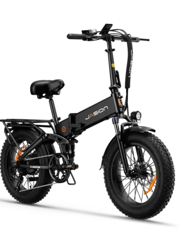Ein schwarzes Jasion X-Hunter E-Bike, frontal leicht seitlich aufgenommen, mit breiten Reifen, integriertem Gepäckträger und klappbarem Rahmen.
