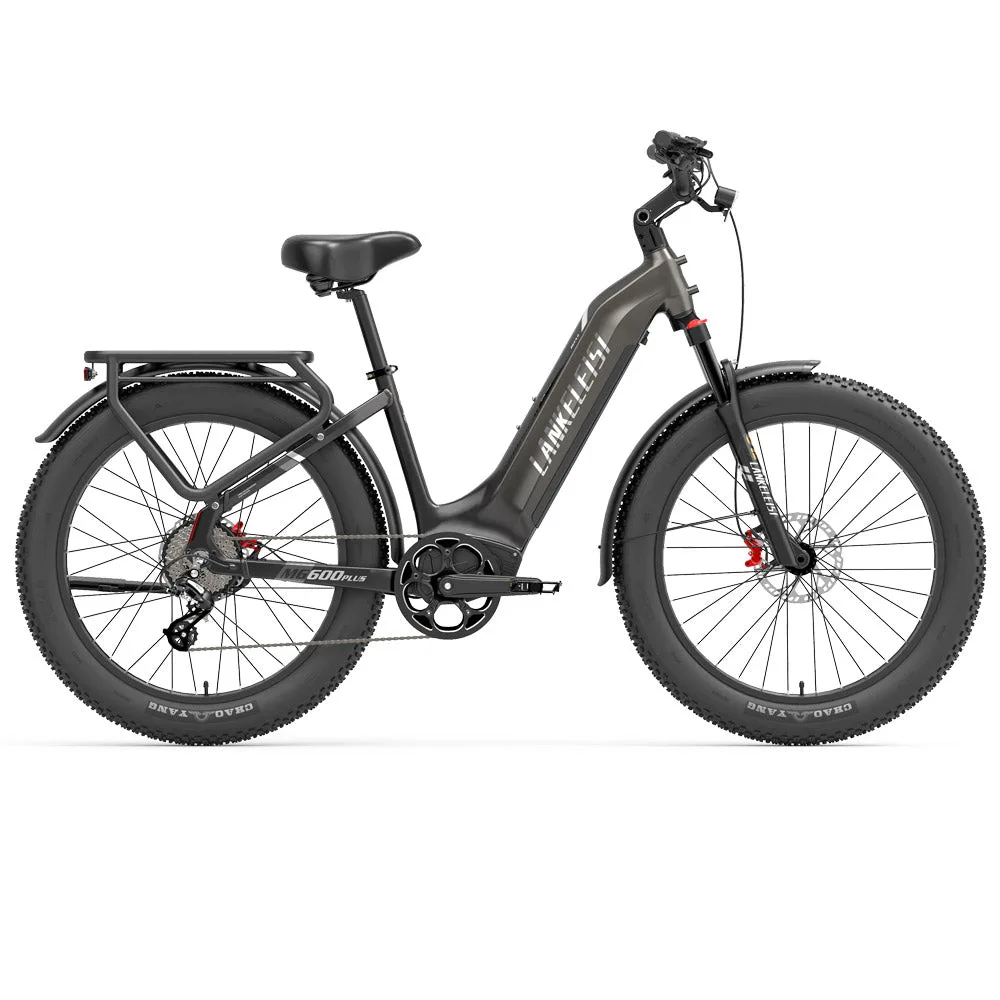 Seitenansicht des grauen Lankeleisi MG600 Plus E-Fatbikes mit breiten Reifen, Gepäckträger und Federgabel.