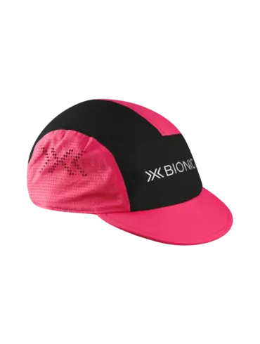 Eine X-BIONIC Running Cap in Schwarz und Pink mit dem X-BIONIC Logo.