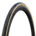 Schwalbe Pro One TT Reifen mit hellbrauner Seitenwand und schwarzem Profil.
