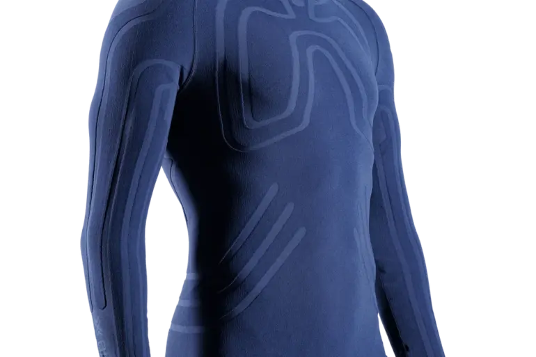 Blaues langärmeliges Funktionsunterhemd für Herren von X-BIONIC mit Heatloop-Isolierung und Air-Conditioning Channel, geeignet für Wintersport und Radfahren.