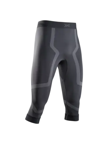 Eine anthrazitfarbene 3/4 Tight für Herren mit dunkleren grafischen Einsätzen an den Beinen und einem dezenten Logo am Bund.