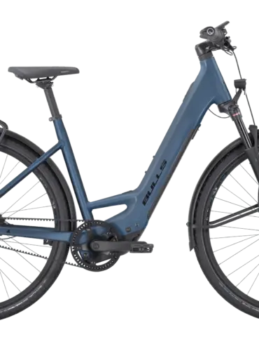 Blaues BULLS CROSS LITE EVO SX Belt 2025 E-Crossbike in Wave-Form mit Gepäckträger und Schutzblechen